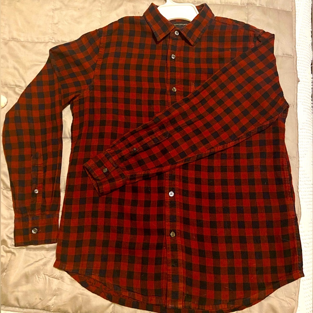 Banana Republic Men’s Buffalo Plaid Blue and Red Standard Fit Button-Up Medium